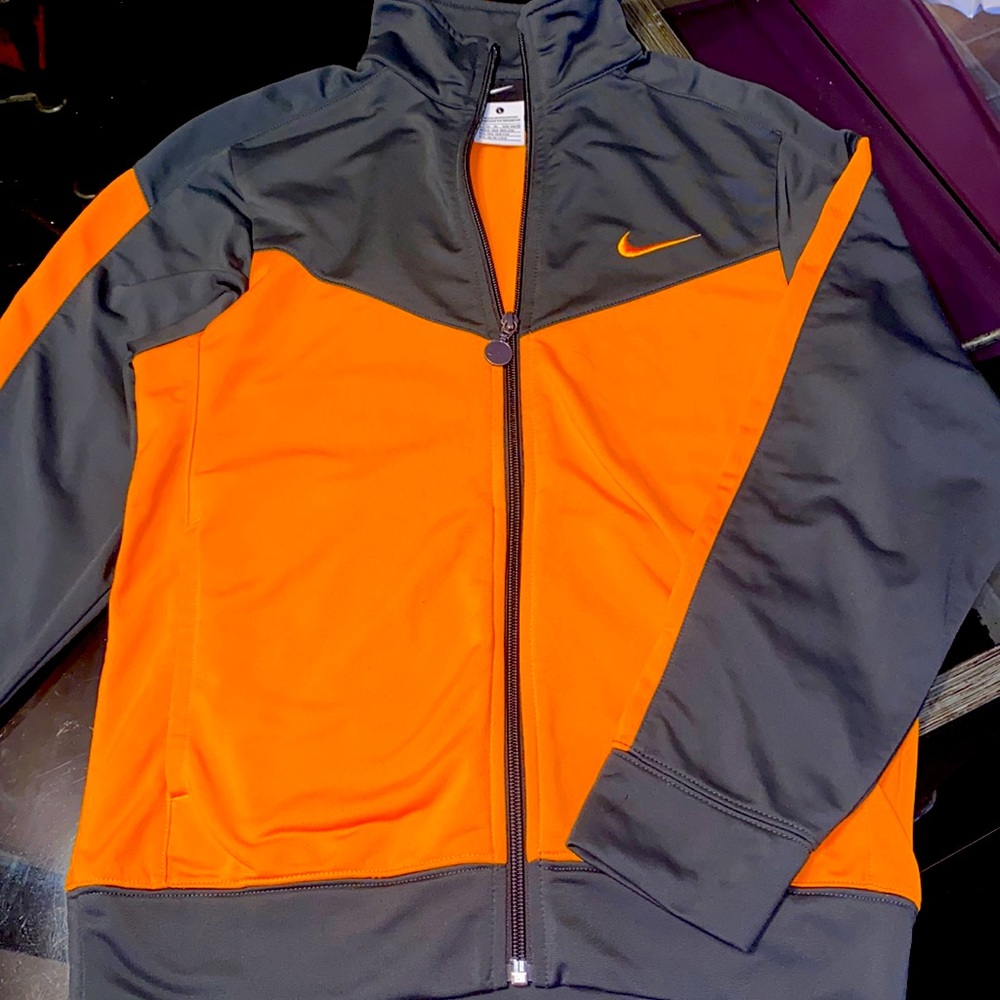Unisex kids Nike jacket! Size Large!
